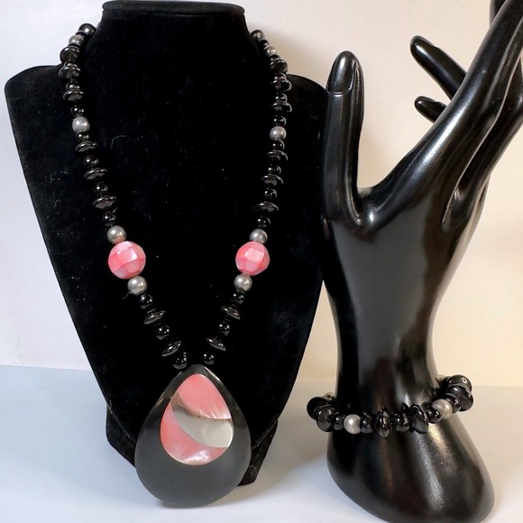 Vintage Necklace Mother of Pearl & Stone Pendant & Matching Bracelet Set 18" - Picture 2 of 13